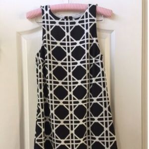 KIEU'S Black & Cream Juniors dress shift Small